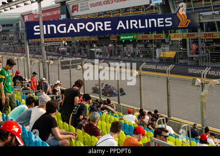 La Fosse Des garages de la fosse à la tribune de Formule 1 dans la région de Marina Bay à Singapour République de Singapour Asie Banque D'Images