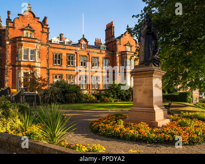 L'hôtel de ville au début de l'mornuing la lumière solaire à Scarborough North Yorkshire Angleterre Banque D'Images