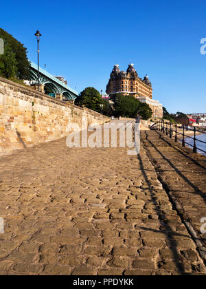 Le Grand Hôtel de la lumière du soleil du matin Scarborough North Yorkshire Angleterre Banque D'Images