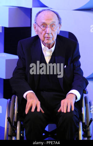 Hans-Dietrich Genscher lors de la présentation de l'Querdenker Award dans la BMW Welt à Munich. Banque D'Images
