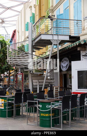 L'escalier en spirale à l'extérieur du Wings Bar dans le complexe commercial Clarke Quay City of Singapore Asia Banque D'Images