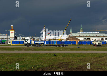 Déconstruction de l'Oktoberfest des tentes sur la Theresienwiese à Munich. Banque D'Images