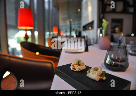 Le restaurant EssZimmer' dans le BMW Welt à Munich. Banque D'Images