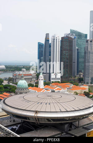 Vue aérienne de l'ancienne et la nouvelle Cour suprême avec Asian Civilisations Museum et le quartier financier du centre-ville de Singapour Banque D'Images