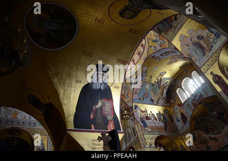 Cathédrale de la résurrection du Christ Podgorica Monténégro Église serbe orthodoxe dans la capitale du pays ; une attraction touristique principale Banque D'Images