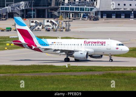 Stuttgart, Allemagne - le 21 mai 2018 : Eurowings Airbus A319 avion à l'aéroport de Stuttgart en Allemagne. Dans le monde d'utilisation | Banque D'Images