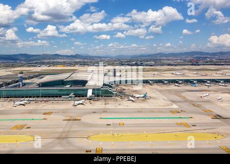 Barcelone, Espagne - 11 juin 2018 : photo aérienne de l'aéroport de Barcelone en Espagne. Dans le monde d'utilisation | Banque D'Images