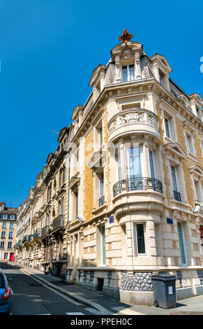 Bâtiments typiquement français à Caen, Normandie Banque D'Images