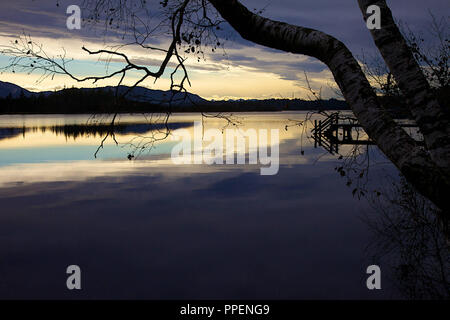 Sur l'humeur Foehn Kirchsee dans la municipalité de Sachsenkam. Banque D'Images