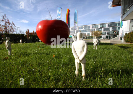 Ouverture de l'extension à l'ouest du bâtiment II à l'innovation et Centre de biotechnologie en démarrage (IZB) à Martinsried, Planegg. Banque D'Images