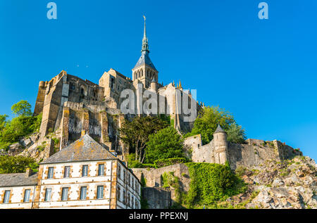 Vue sur le Mont-Saint-Michel, une célèbre abbaye en Normandie, France Banque D'Images