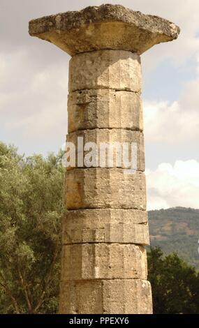 Temple d'Héra (Heraion). De style dorique. Et périptère hexastyle. 6ème siècle avant J.-C. colonne dorique. Altis. Sanctuaire d'Olympie. La Grèce. Banque D'Images