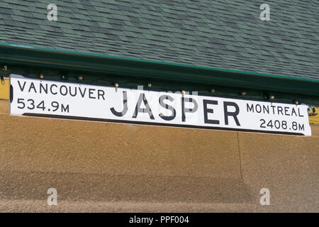 JASPER, CANADA - LE 5 JUILLET 2018 : inscrivez-vous à la gare de Jasper à Jasper, Alberta, Canada Banque D'Images
