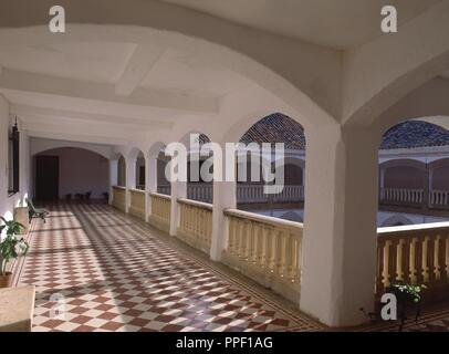 GALERIA DEL PISO ALTO DEL PATIO DEL PALACIO DE SOTOFERMOSO - SIGLO XVI - RENACIMIENTO ESPAÑOL. Emplacement : PALACIO DE SOTOFERMOSO. ABADIA. CACERES. L'ESPAGNE. Banque D'Images