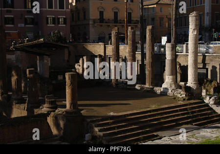 L'Italie. Rome. Area Sacra di Largo Artenina. Ruines de temples les plus anciens de Rome sont trouvés. Construit en 3e siècle BC. Banque D'Images