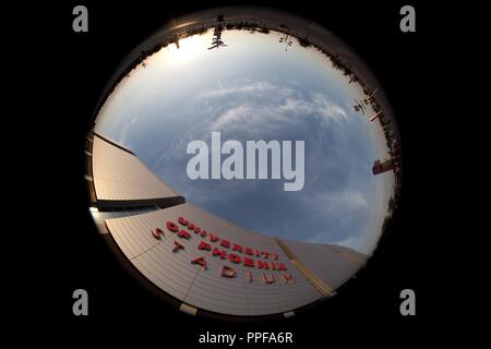 La façade et l'intérieur des aspects de l'ARIZONA CARDINAL STADIUM. ARIZONA CARDINALS STADIUM, lors de la pré-saison 2013 actions et l'International Guinness Banque D'Images