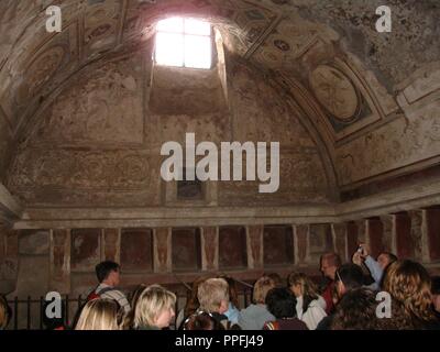 BOVEDA CON SOULAGE Y PINTURAS DEL TEPIDARIUM DE LAS TERMAS DEL FORO DE POMPEYA - SIGLO II AC. Emplacement : bains de FORUM. ITALIA. Banque D'Images