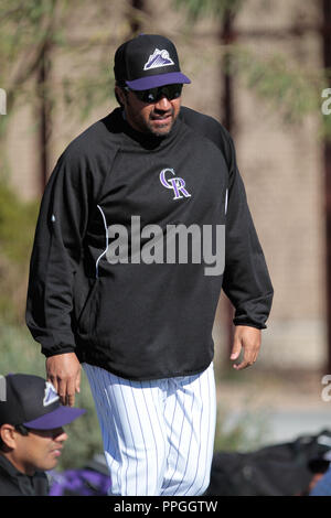 Mexican Coache Vinicio Castilla des Rockies du Colorado au cours du printemps 2013 Complexe sportif de diapos de Salt River Fields at Talking Stick dans l'Arizona. Banque D'Images