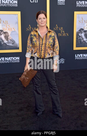 Marcia Gay Harden participant à la "une étoile est née' premiere Au Shrine Auditorium le 24 septembre 2018 à Los Angeles, Californie. Banque D'Images