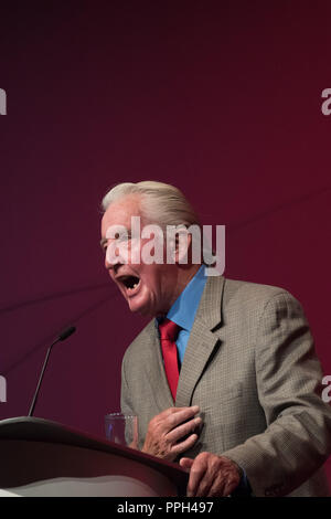 Conférence annuelle du Parti travailliste en 2018, Albert Docks, Liverpool, Angleterre, Royaume-Uni. 26ème. Septembre, 2018. Dennis Skinner député, "La Bête de Bolsover " s'exprimant lors de la conférence annuelle du Parti travailliste en 2018. Alan Beastall/Alamy Live News Banque D'Images