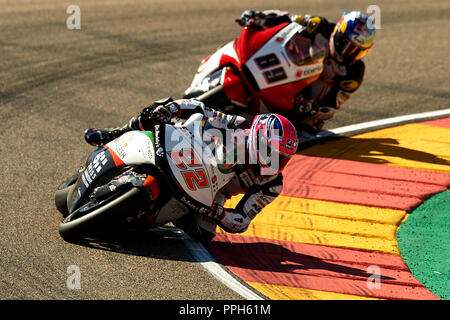 Sam Lowes (22) de Grande-Bretagne et d'investisseurs innovants Suisse KTM et Idham Khairul Pawi (89) de la Malaisie et de l'Idemitsu Honda Team Asia KALEX VALUATIONS pendant la journée de la course de la Gran Premio Movistar de Aragon de championnat du monde de MotoGP à Motorland Aragón, circuit au 23 septembre 2018 en Espagne, Alcaniz. Banque D'Images