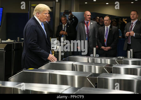 New York, USA. 26 septembre 2018. Donald Trump, président des États-Unis est vu en arrivant au siège des Nations Unies à New York, United States mercredi, 26. Sur place il rencontre des ordres du jour. (PHOTO : WILLIAM VOLCOV/BRÉSIL PHOTO PRESSE) Credit : Brésil Photo Presse/Alamy Live News Banque D'Images