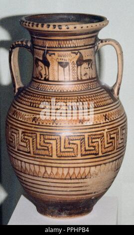 L'Amphora atica. Période géométrique. Décorées avec frange supérieure des chevaux. C. 8ème siècle BC. Musée National Archéologique d'Athènes. La Grèce. Banque D'Images