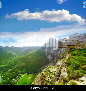 Fuente de montagnes à Camaleno de Cantabria Espagne Banque D'Images