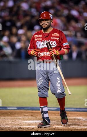 Alfredo Amezaga se despide del beisbol con su ultimo turno al bat durance la Serie del Caribe . Jeu de base-ball de la série des Caraïbes, avec le match Banque D'Images