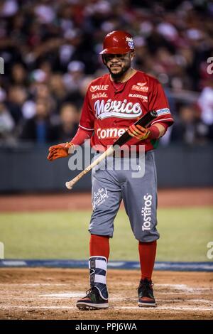 Alfredo Amezaga se despide del beisbol con su ultimo turno al bat durance la Serie del Caribe . Jeu de base-ball de la série des Caraïbes, avec le match Banque D'Images