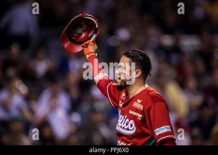 Alfredo Amezaga se despide del beisbol con su ultimo turno al bat durance la Serie del Caribe . Jeu de base-ball de la série des Caraïbes, avec le match Banque D'Images