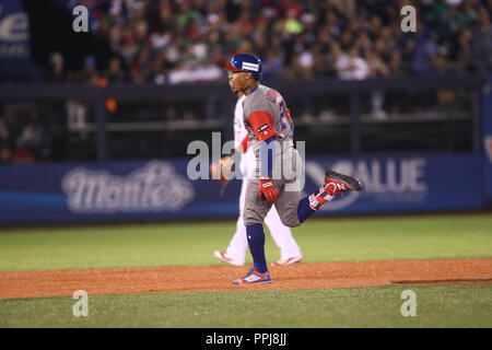 Francisco Lindor de Puerto Rico corre y celebra su homerun en la séptima entrada, durante el partido entre le Mexique vs Porto Rico, de classe mondiale de Baseball Banque D'Images