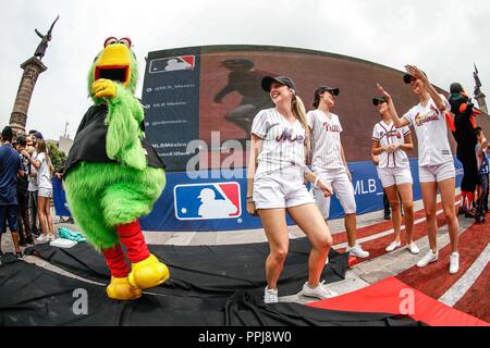 Aspects de la Fan Fest de ligues majeures de Besbol tenue à la Plaza Monumental de Monterrey Nuevo Leon, avant de la série au Mexique avec la n Banque D'Images