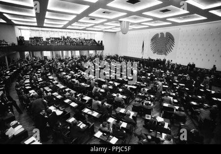 Bundestag : élections, prestation de serment et la présentation de la troisième cabinet de Chancelier fédéral Helmut Schmidt le 5 novembre 1980 à Bonn. Dans le monde d'utilisation | Banque D'Images