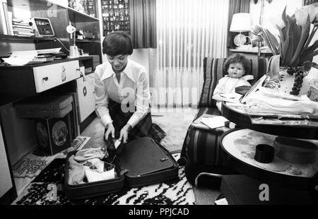 La patineuse artistique allemande Dagmar Lurz le 19 janvier 1976 dans la maison des parents de la région de Dortmund. La fille d'un steelworksman Westfalenhuette à Hoesch AG a été un succès aux Jeux Olympiques, aux Championnats du monde et d'Europe. Dans le monde d'utilisation | Banque D'Images