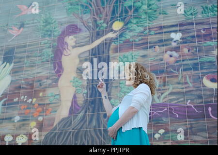 Femme grossesse avec 'la chute' histoire , bible Banque D'Images