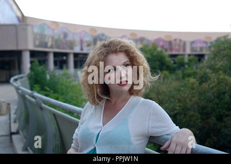 Femme enceinte, grossesse lady stand Banque D'Images