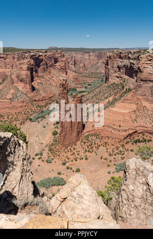 Avis de Spider Rock, le célèbre rock formation à Canyon de Chelly National Monument aux quatre coins salon de l'Arizona Banque D'Images