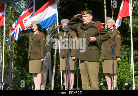 ENSCHEDE, Pays-Bas - le 01 sept., 2018 : 'Sgt. Wilson's army show 'faire leur stage act avec 40 chansons historiques au cours d'un show de l'armée militaire. Banque D'Images