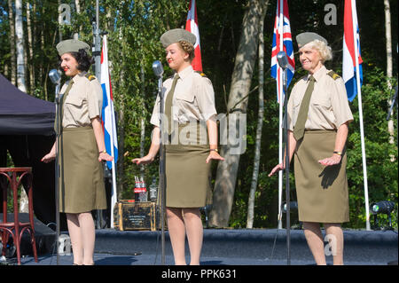 ENSCHEDE, Pays-Bas - le 01 sept., 2018 : 'Sgt. Wilson's army show 'faire leur stage act avec 40 chansons historiques au cours d'un show de l'armée militaire. Banque D'Images