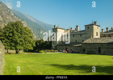 Issogne Castle, un château/manoir dans la ville de Issogne en Vallée d'Aoste Banque D'Images