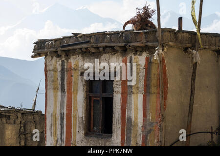 Village de montagne d'Asie dans le bas Mustang, Jhong, Népal, Himalaya, de l'Annapurna Conservation Area Banque D'Images