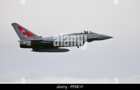 RAF BAE Systems Eurofighter Typhoon RGF4 affichant à la bataille d'Angleterre à l'Airshow Duxford IWM le 23 septembre 2018 Banque D'Images