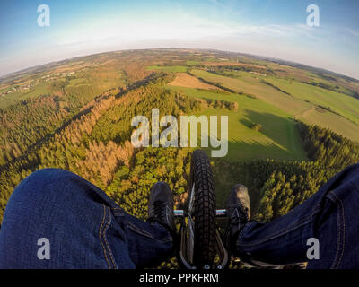 Powered parachute tandem, point de vue à la masse Banque D'Images