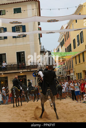 Les cavaliers de la Mare de Déu de Gràcia festival, Mahon/Mao, Minorque, Iles Baléares, Espagne. Banque D'Images