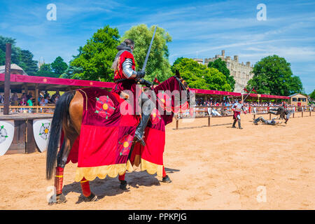 Guerre des Deux-roses Live au château de Warwick, Warwickshire, West Midlands, Angleterre, Royaume-Uni, Europe Banque D'Images