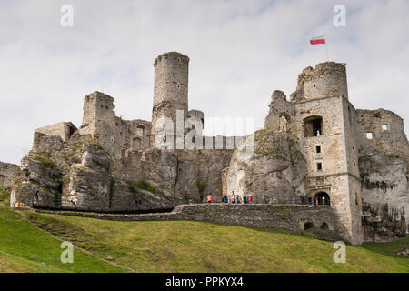 Août 2018, Pologne, ogrodzieniec : pour voir les ruines de château médiéval Banque D'Images