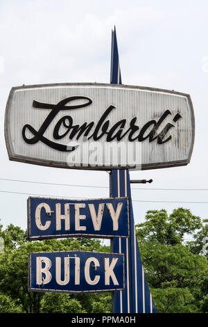 AutohŠndlers Leuchtreklame eines von und an der BUICK CHEVROLET Route 66 à Wilmington, Delaware. Banque D'Images