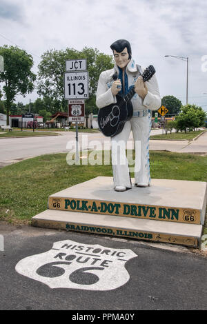 Elvis statue au Polk-a-Dot dur à manger sur la Route 66, Braidwood, Illinois. Banque D'Images