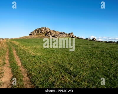 Almscliff Crag millstone grit rocheux près de Harrogate North Yorkshire Angleterre Banque D'Images